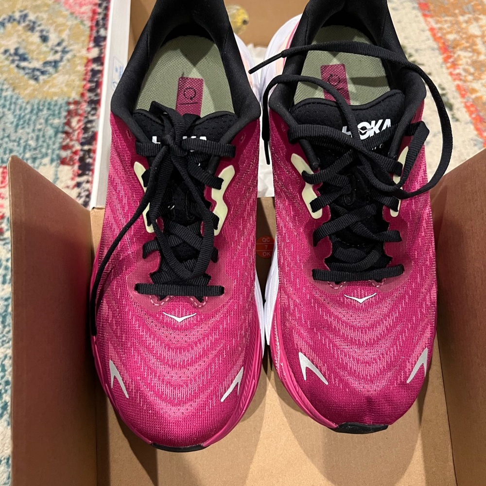 HOKA Arahi 6 Shoes